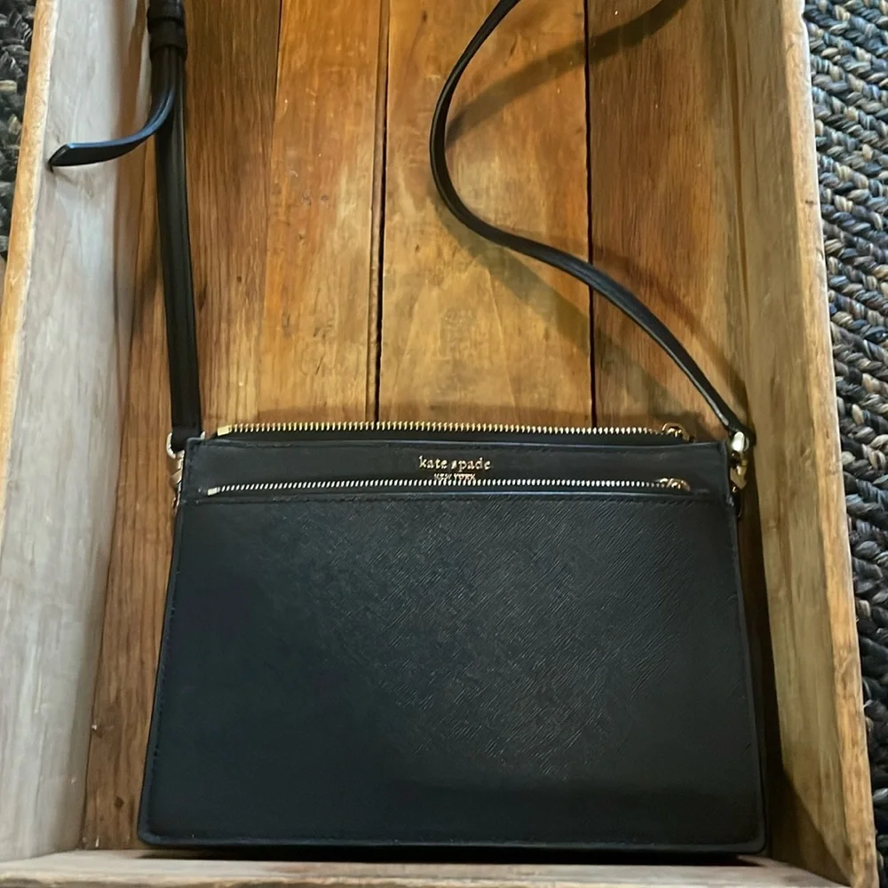 Kate Spade purse - Picture 1 of 5